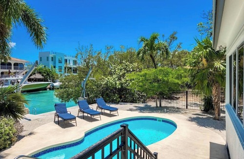 Marathon House | Reel Sunset 3/2 with Pool and Canalfront in Duck Key