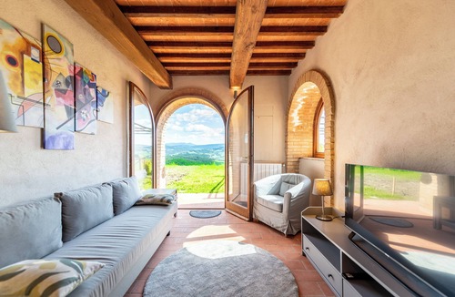 Volterra House | Refined Home W/Pool, Stunning View, and Relaxing