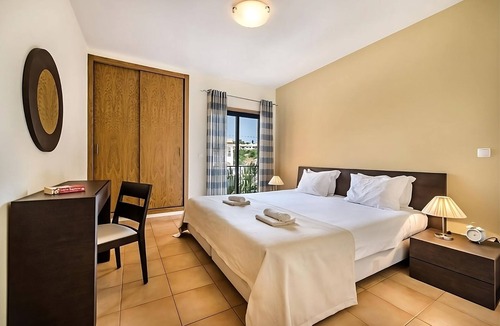 Praia da Luz Hotel | Relax and Unwind! Modern 1BR Unit with Kitchen, Free Parking, 3 Onsite Pool!