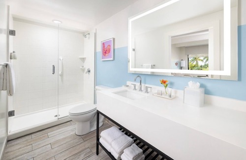 New Town Hotel | Relax & Have Fun | Key West Poolside Stay w/Pools, Games & Comfort Eats