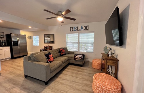 Sexton Cove Estates Cottage | Relax In a Piece Of Paradise Waterfront with Private END Canal Pet Friendly!