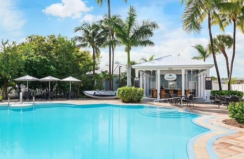 New Town House | Relaxing Garden View Suite w/Cozy Bedding – 12 Minutes to Hemingway House