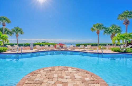 Islamorada House | Renovated Anglers Reef 2BR + Sleeper + Ocean Views, Pool, Marina, Sleeps 8