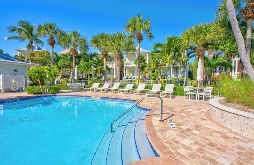 Islamorada House | Renovated Anglers Reef 2BR + Sleeper + Ocean Views, Pool, Marina, Sleeps 8