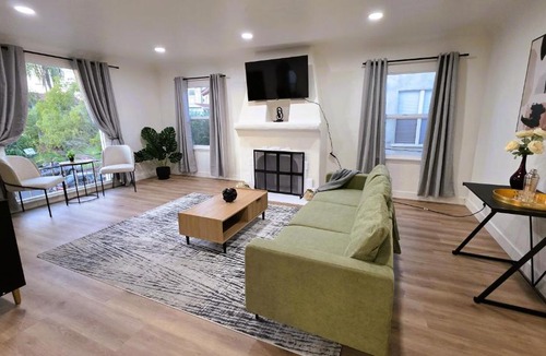 Pico - Robertson Apartment | Renovated Three Bedroom Near Cedars Sinai and Beverly Hills With Parking