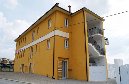 Offida Apartment | Residence Borgo Offida with large garden