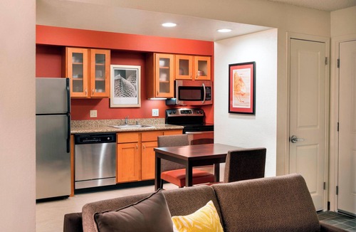 Delthorne Hotel | Residence Inn By Marriott Torrance Redondo Beach