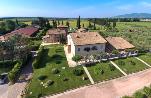Braccagni House | Resort with pool, wellness area and air conditioning