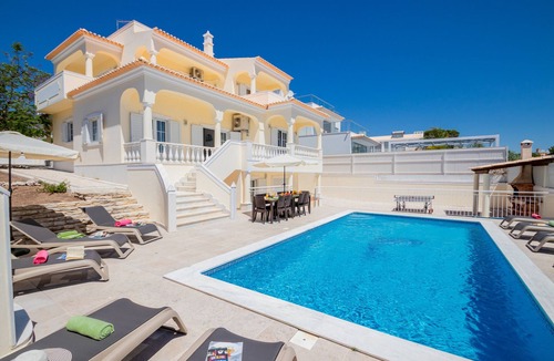 Sesmarias Villa | Retreat w/Heatable Pool and BBQ in Galé