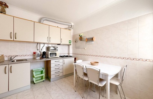 Espiche Apartment | Retreat with Terrace and View in Espiche