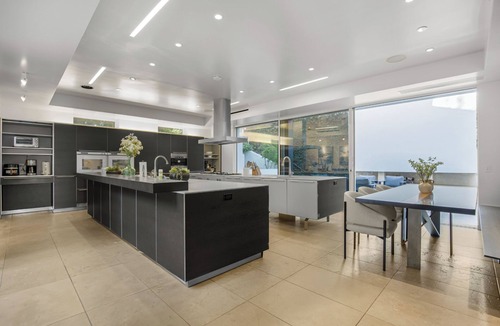 Hollywood Hills West Villa | Rising Glen - Your Dream Home in The Heart of The Iconic Hollywood Hills!