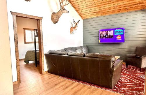 Antonito House | River Front Cabin with Private Fishing!