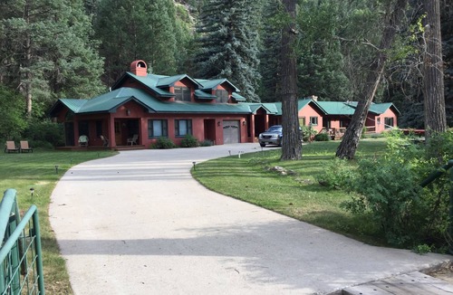 Durango House | Riverfront (600 feet), 3.65 Acres, Park Like Setting - 2 Bedroom