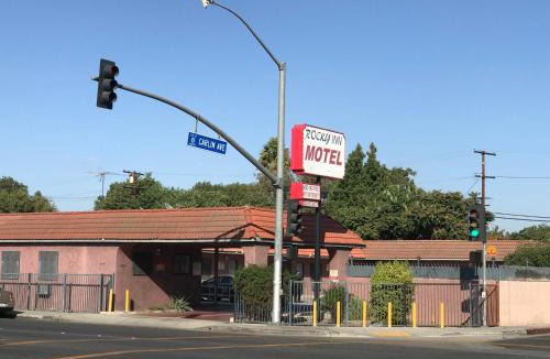 Lynwood Hotel | Rocky Inn Motel