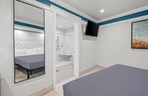 Commerce Hotel | Rodeway Inn Commerce - Los Angeles