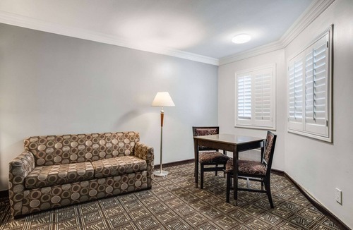 Temecula Hotel | Rodeway Inn Old Town Temecula