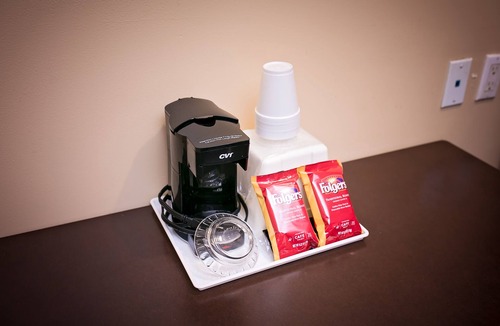 Bellflower Hotel | Rodeway Inn & Suites Bellflower