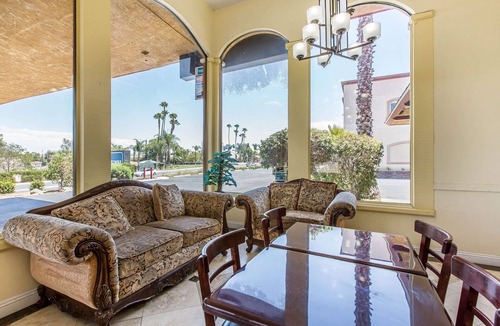 Canyon Lake Hotel | Rodeway Inn & Suites Canyon Lake-Menifee West