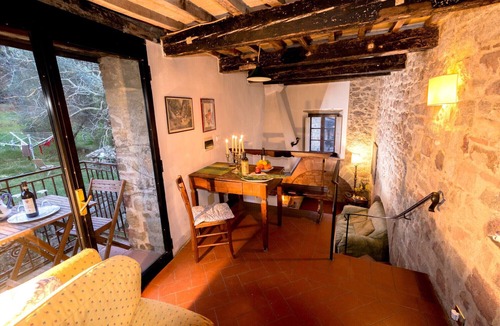 Roccastrada House | Romantic apartment within historic organic farm, with swimming pool
