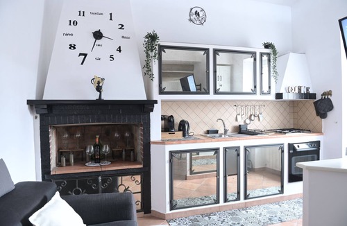 Ronciglione House | Romantic apartment with terrace in one of the most beautiful villages in Italy