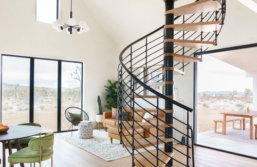 Yucca Valley Villa | Romantic Desert Getaway w/ hot tub, stargazing and 5 acres of VIEWS!