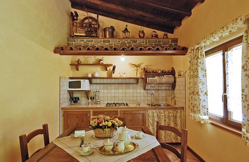 Pieve Fosciana Cottage | Romantic Farm Apartment with Infinity Pool & Mountain Views in Garfagnana