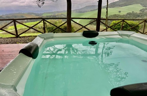 Montecchio Ski Chalet | Romantic love-nest villa Spa in Beautiful Umbria