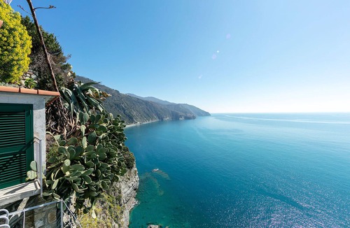 Corniglia House | Romantic Seaview Double Room