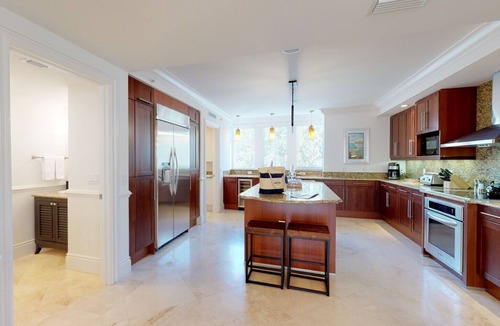 Marathon House | Roof Top Deck, Sleeps 6 w/3 Kings - Marlin Bay