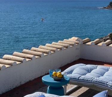 Faro Apartment | Rooftop with private condominium beach