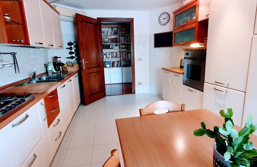 Zona XIX Casal Morena House | Room "A Splendid Room in Wonderful Rome" with Private Terrace, Wi-Fi, and Air Conditioning