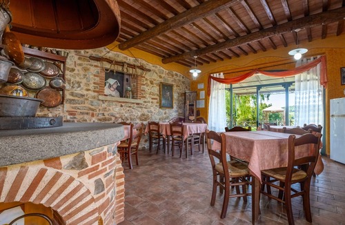 Manciano Apartment | Room 'Camera 4 - Il Maggio' with Shared Pool, Wi-Fi and Air Conditioning