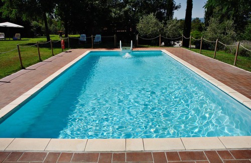 Citta della Pieve Apartment | Room 'La Malva - La Cerretola' with Shared Pool, Shared Garden and Wi-Fi
