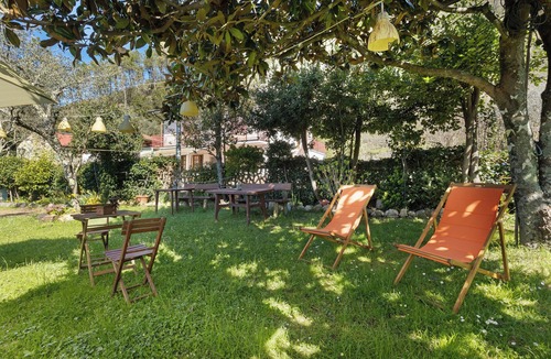Rocchetta di Vara Apartment | Room 'Matrimoniale' with Mountain View, Wi-Fi and Air Conditioning