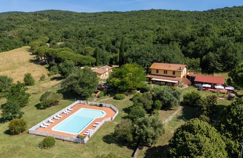 Sassetta Apartment | Room 'Santa Lorica - Camera 12' with Shared Pool, Shared Garden and Wi-Fi