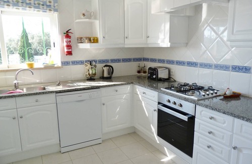 Luz Villa | Rosa Floresta - delightful 3-bed townhouse with private pool & aircon