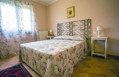 Crocemaroggia House | Rose apartment in Farmhouse with Garden and Pool