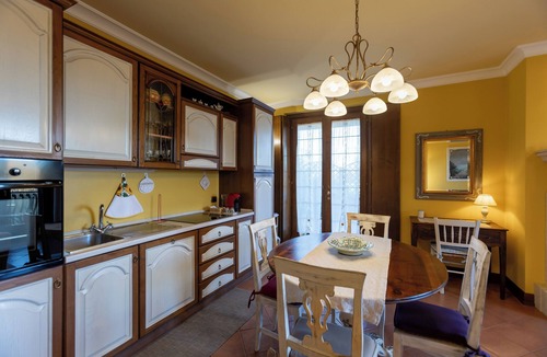 Sferracavallo Apartment | Rose Corner House