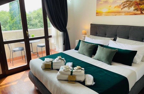 Abano Terme Apartment | 'Royal Residence Abano Terme' Apartment with Mountain View, Wi-Fi and Air Conditioning