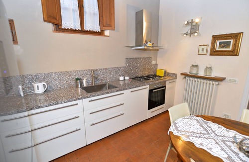 Lucca House | RUSTIC RESTORED NEAR THE CENTER
