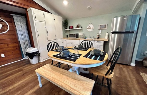 Satsuma Cabin | Rustic River Cabin - Shell Harbour on the St Johns River - Pet Friendly