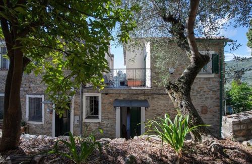 Praelo Apartment | Rustic villa with garden and whirlpool