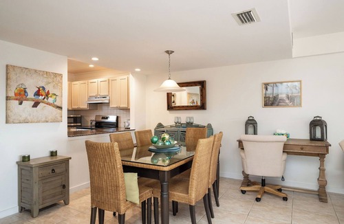New Town House | SALTWATER SOUL - 2 Bedroom/2.5 Bathroom Waterfront Townhome W/Shared Pool