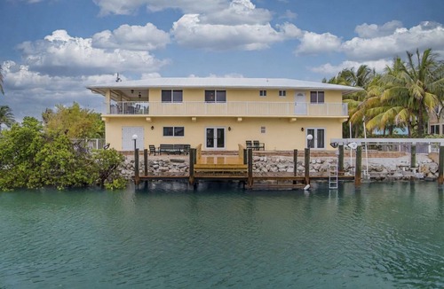 Marathon House | Salty Anglers: Waterfront Heated Pool, Dock & Walk to Sombrero Beach in Marathon