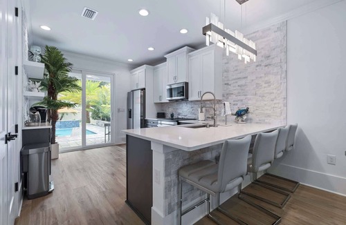 Butler Beach House | Salty Turtle l Pool l Walk to Beach