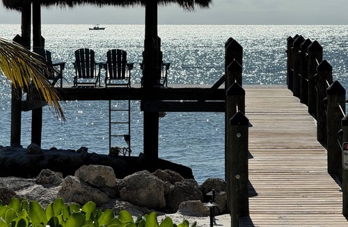 Islamorada House | Sandy Beach Cove🏝️🏖️ Gated Private Beach Home Plus Cottage Oasis , With Dock