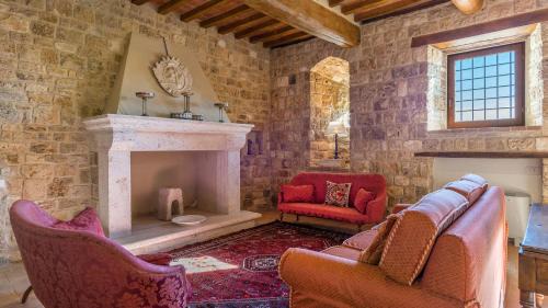 Massa Martana Villa | SANTA ILLUMINATA 12, Emma Villas