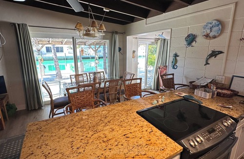Key Colony Beach House | Save 10% on Last-Minute Bookings, on the water, Cabana Club & Key Colony Beach