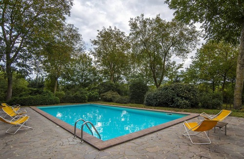 Proceno Apartment | Schöne Unterkunft in einem Schloss, mit Schwimmbad by Interhome