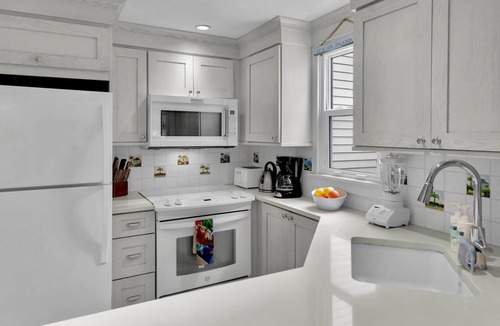 Bahama Village House | *SEA CAPTAIN'S HAVEN @ THE ANNEX* Luxury Villa & Pool + LAST KEY SERVICES.
